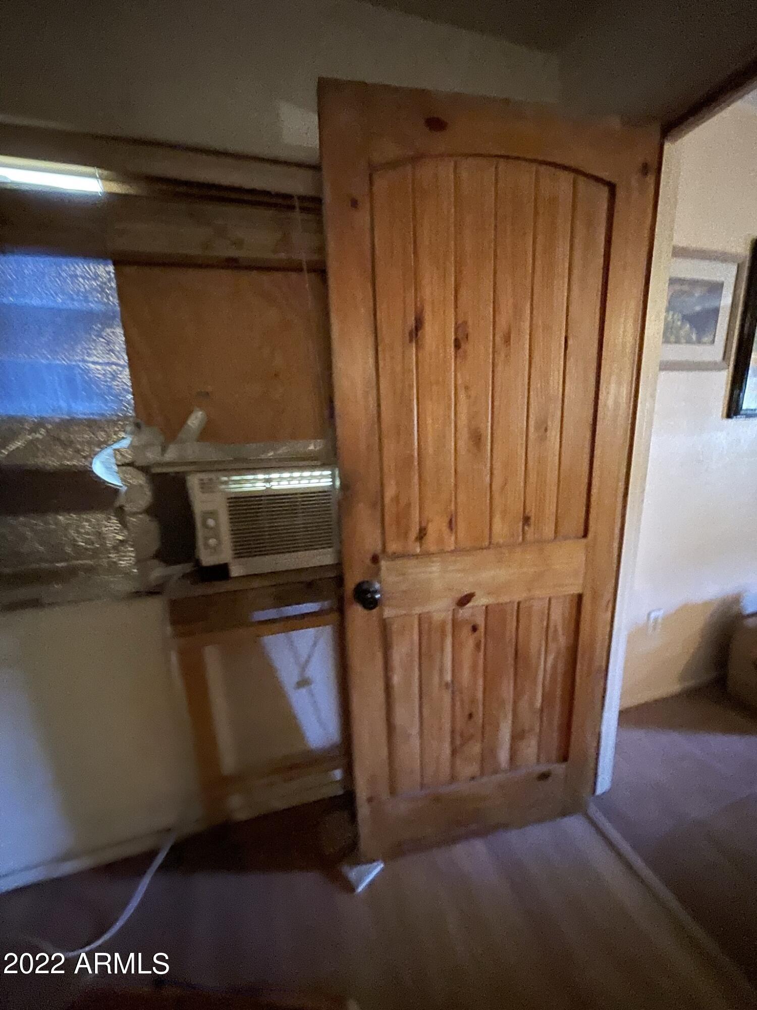 1942 West Lawrence Road Phoenix, AZ 85015 - Photo 15 of 27 KNOTY ALDER DOOR