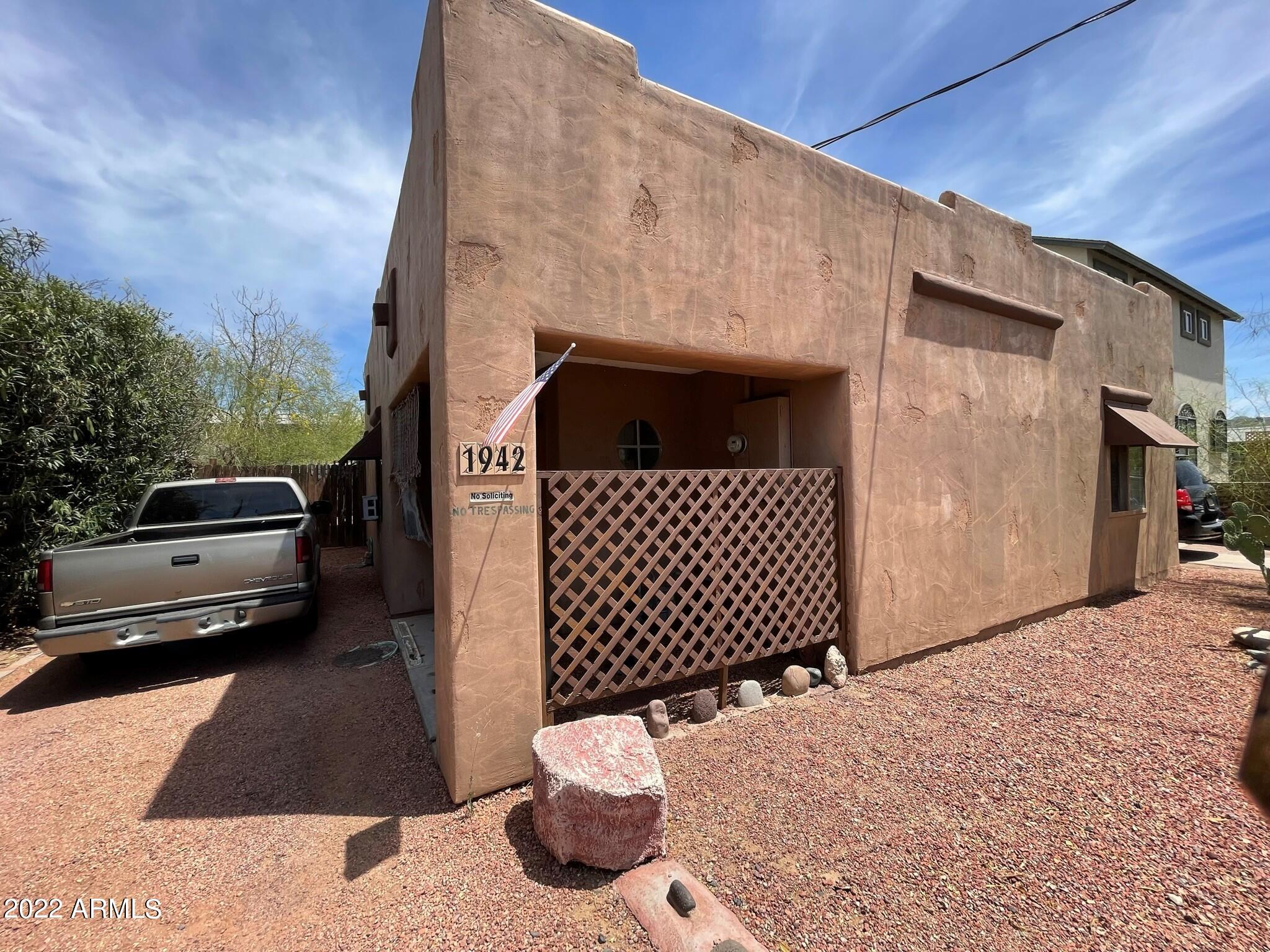 1942 West Lawrence Road Phoenix, AZ 85015 - Photo 3 of 27 IMG_3512
