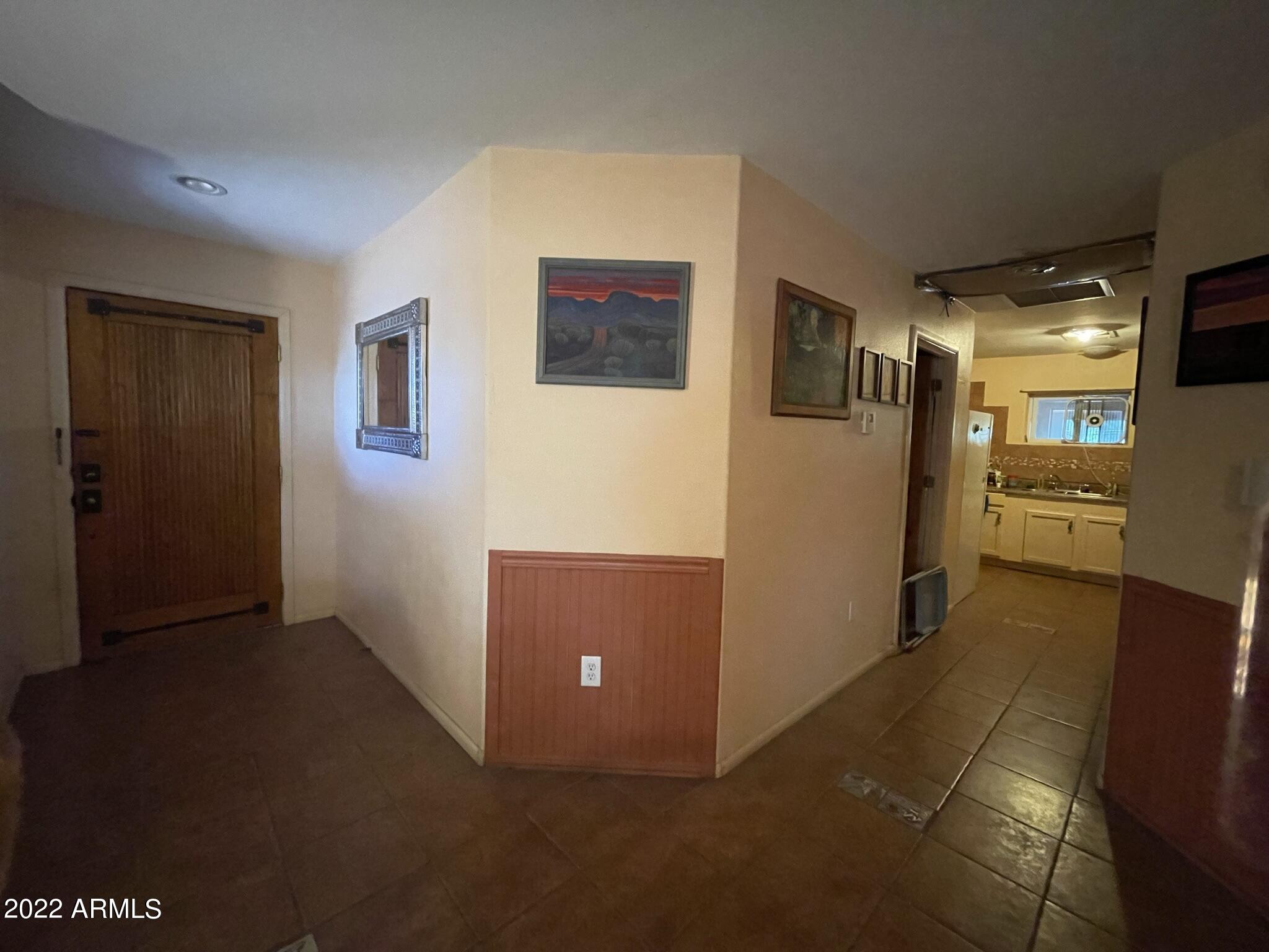 1942 West Lawrence Road Phoenix, AZ 85015 - Photo 7 of 27 IMG_3483