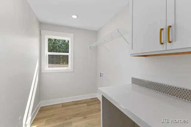 $649,900 | 8296 Kettle Oak Drive Southeast, Alto, MI 49302