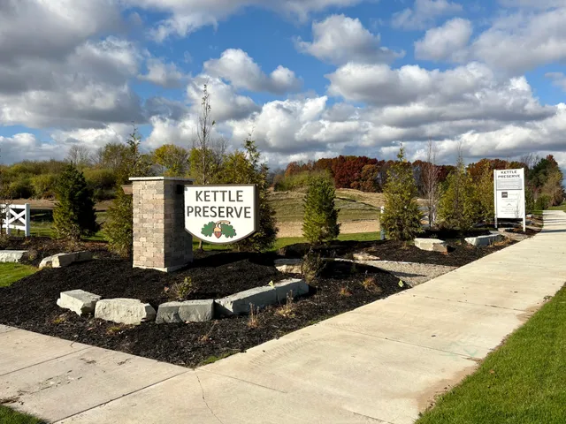 $649,900 | 8296 Kettle Oak Drive Southeast, Alto, MI 49302