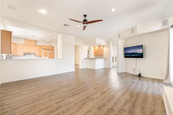 $7,000 | 904 Pont Chartrain Drive, Las Vegas, NV 89145