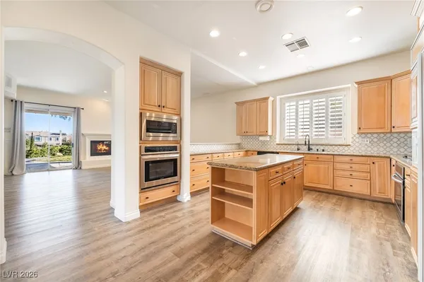 $7,000 | 904 Pont Chartrain Drive, Las Vegas, NV 89145