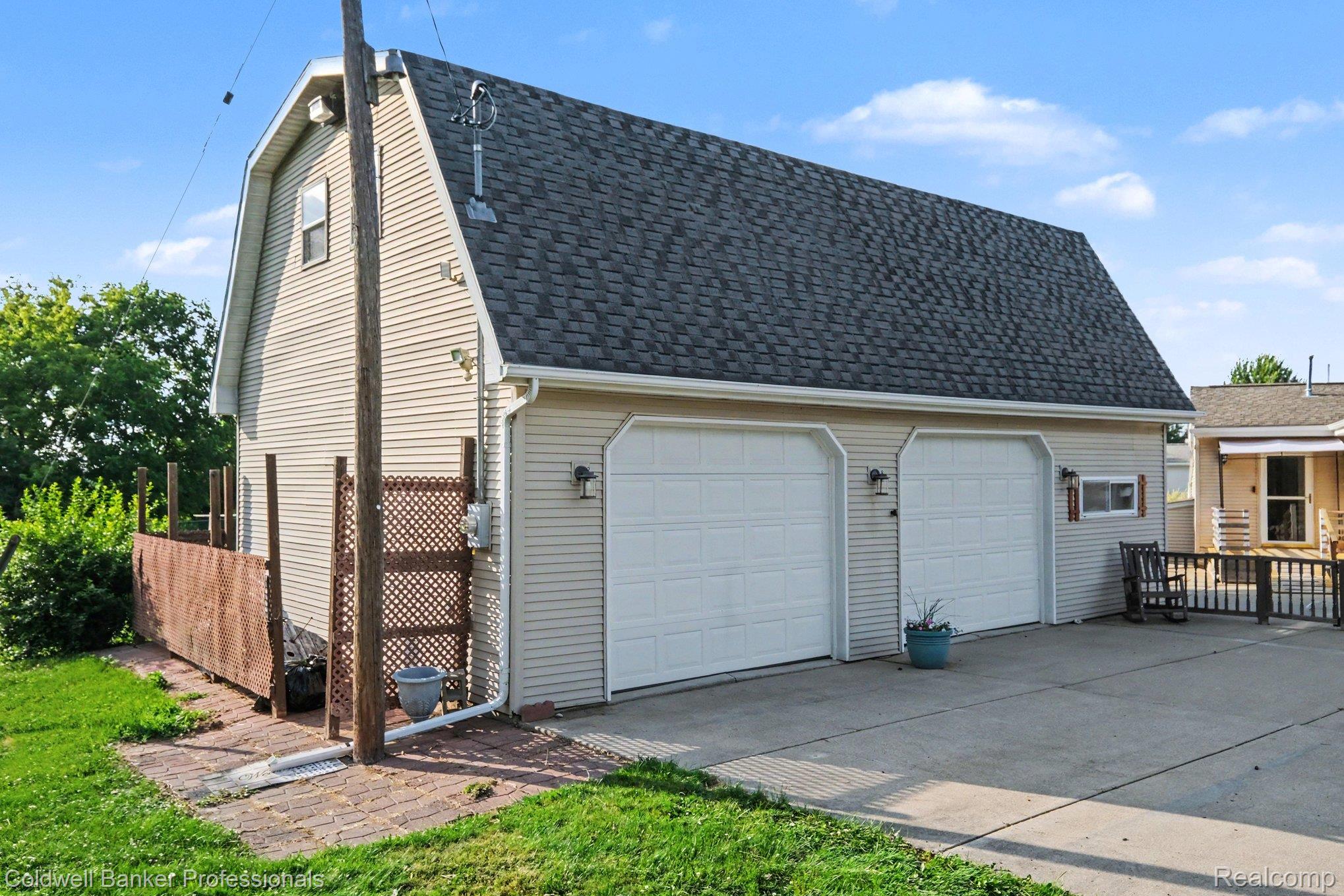 10143 North Bray Road Clio, MI 48420 - Photo 3 of 17 003_file_3781.jpg