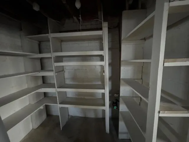 $2,000 | 4228 Harding Road, Kenosha, WI 53142