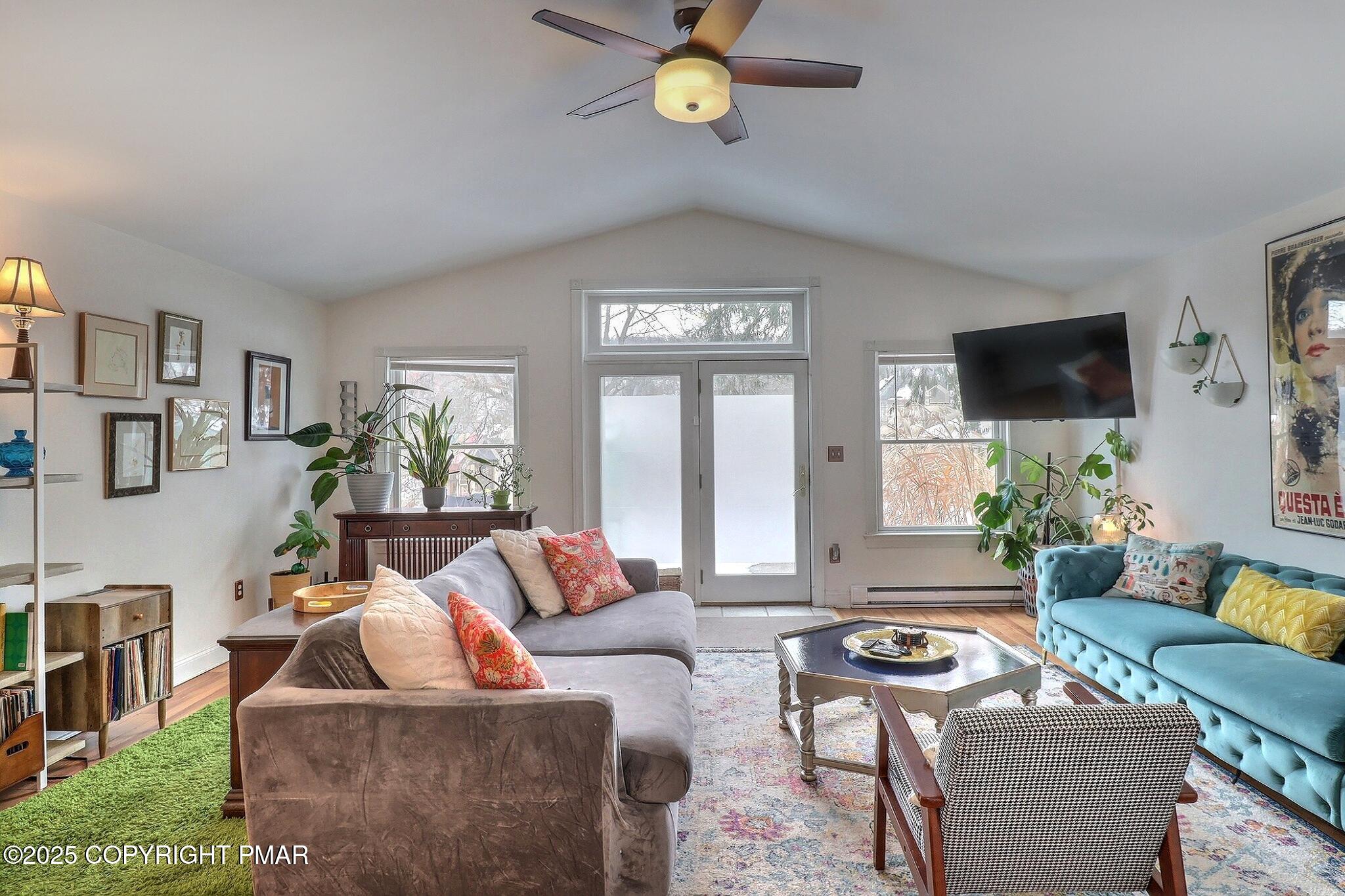 541 Barry Street Stroudsburg, PA 18360 - Photo 17 of 49 Family Room