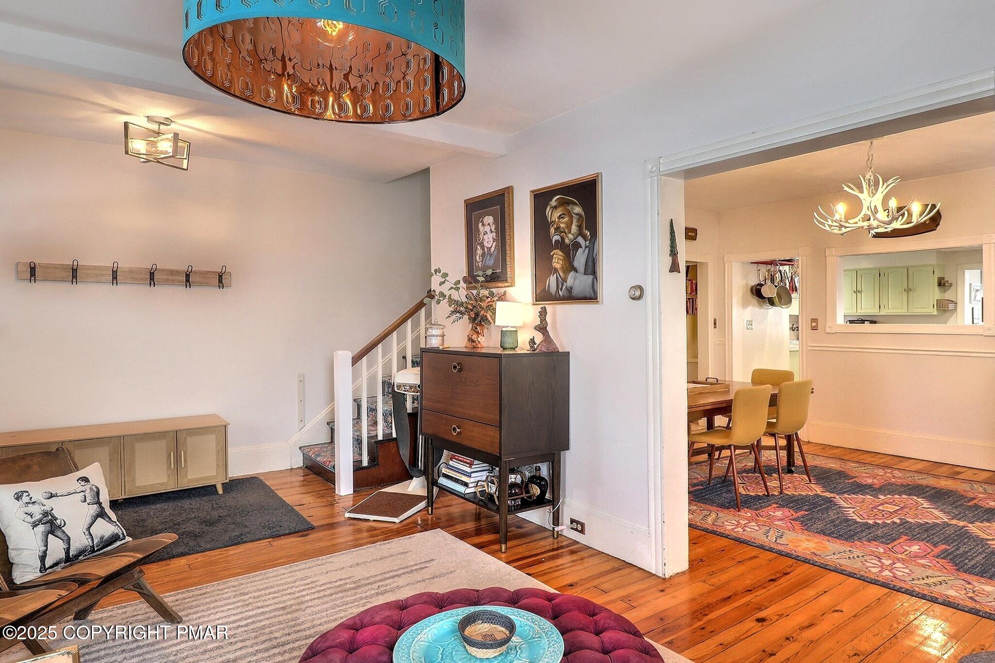 541 Barry Street Stroudsburg, PA 18360 - Photo 24 of 49 Living Room