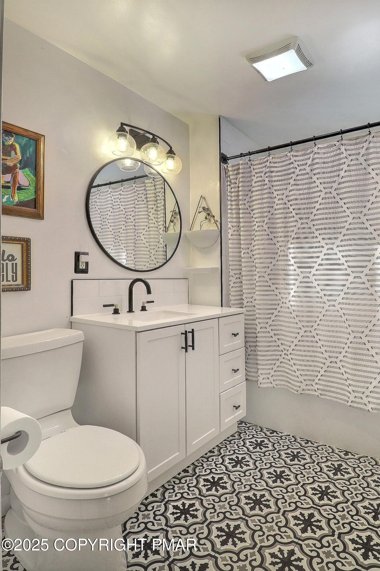 541 Barry Street Stroudsburg, PA 18360 - Photo 33 of 49 Main Bathroom