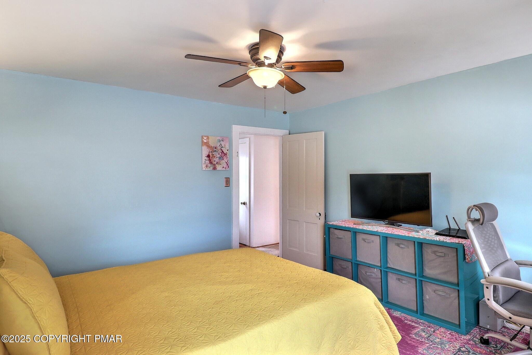 541 Barry Street Stroudsburg, PA 18360 - Photo 36 of 49 Bedroom 3