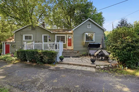 $360,000 | 937 Elsie Avenue, Gurnee, IL 60031
