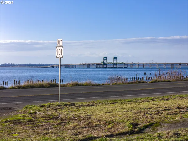 a black and white photo of a room