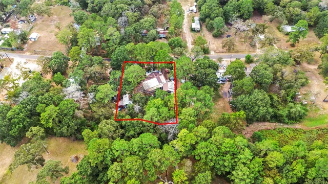 a picture of a bench in a shelf