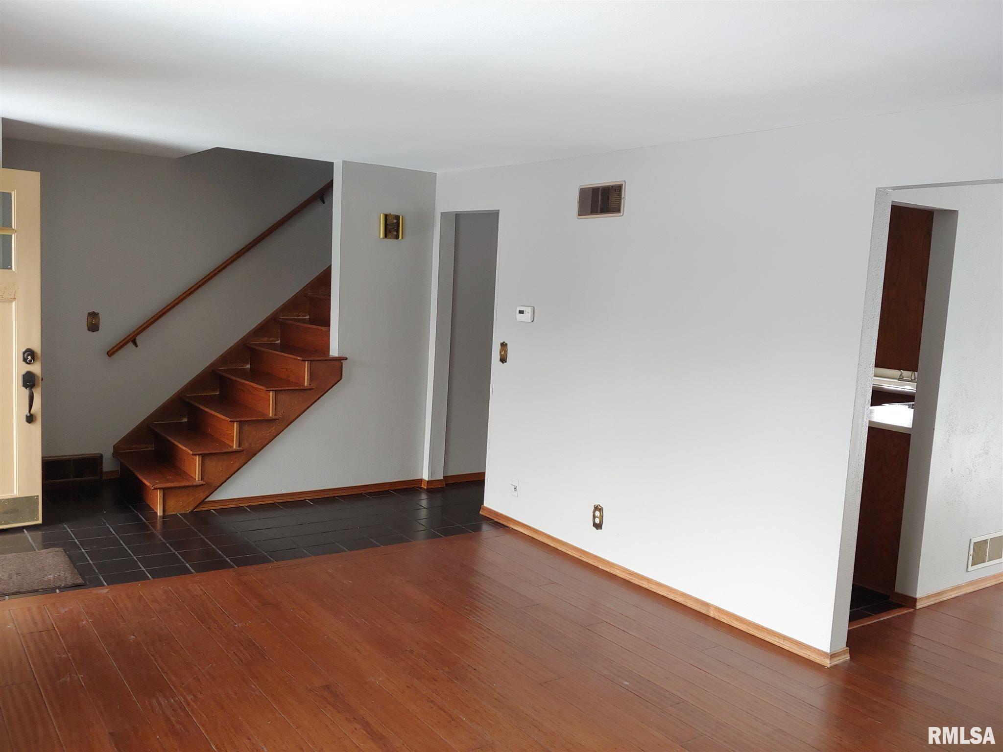 606 Devonshire Road Washington, IL 61571 - Photo 6 of 34 Gallery Image 6