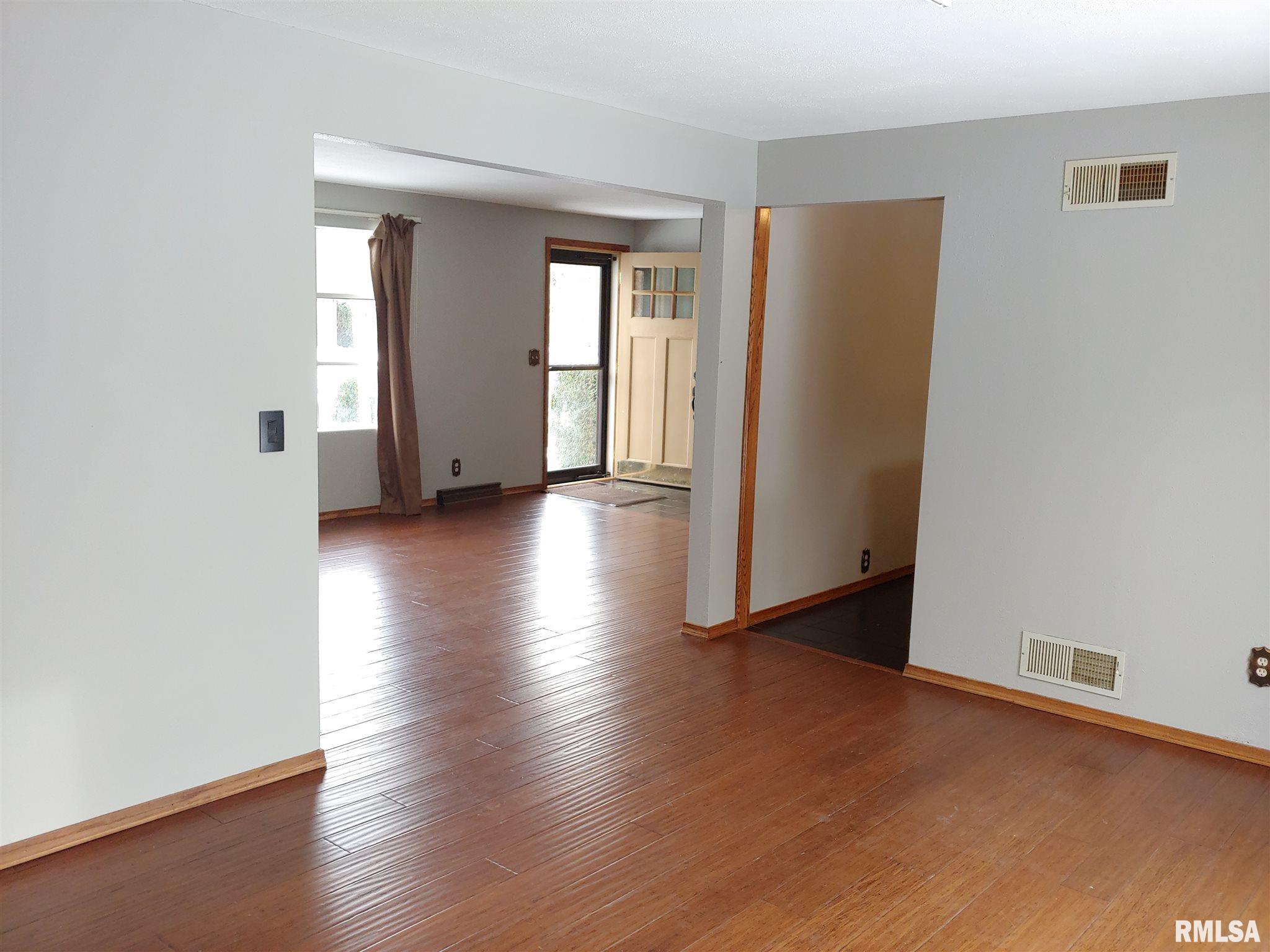 606 Devonshire Road Washington, IL 61571 - Photo 8 of 34 Gallery Image 8