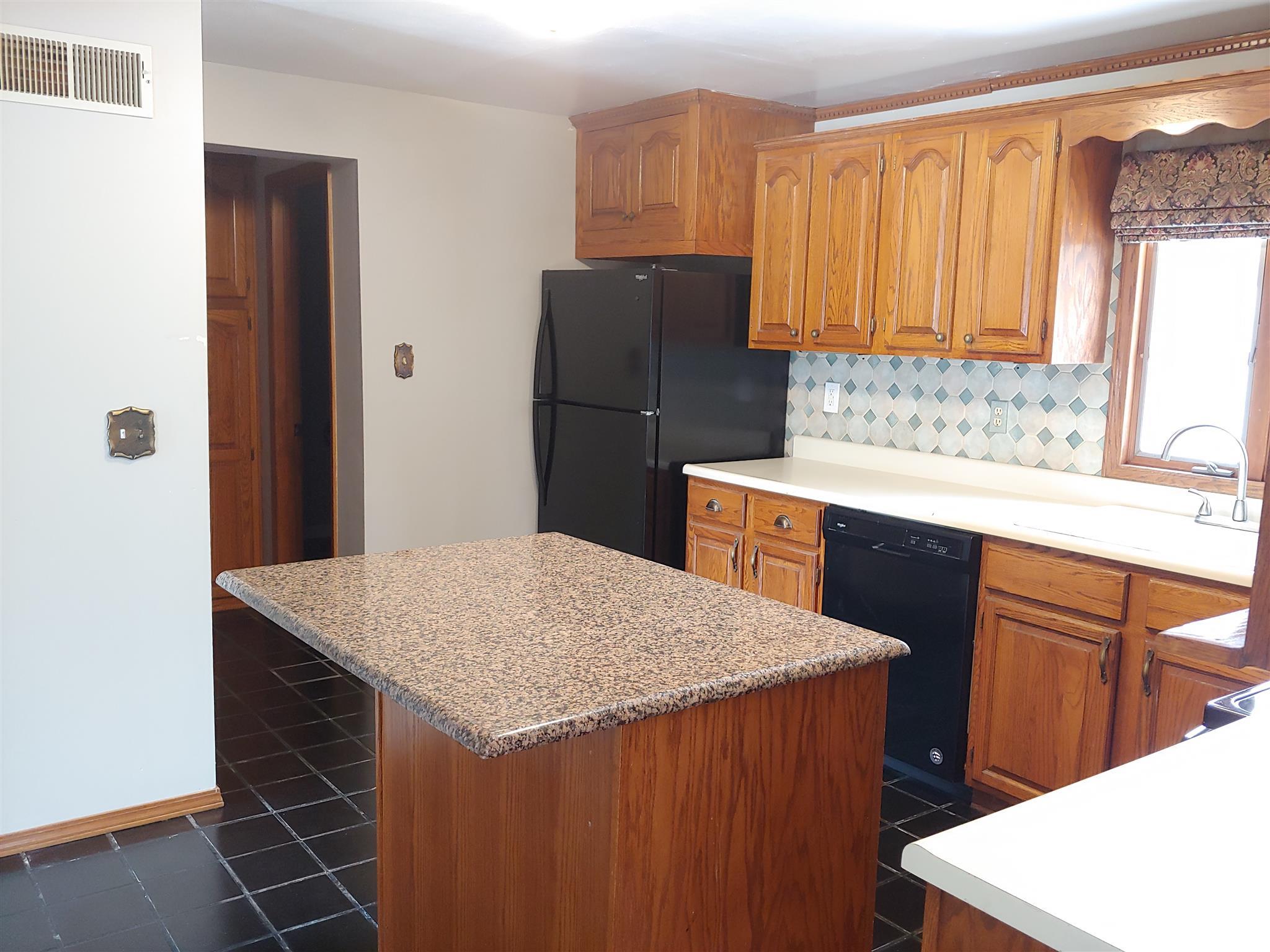 606 Devonshire Road Washington, IL 61571 - Photo 9 of 34 Gallery Image 9
