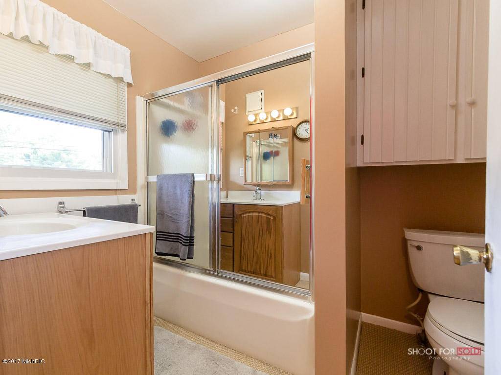 1881 West Giles Road Muskegon, MI 49445 - Photo 17 of 36 0015ADD ADDRESSLoRes