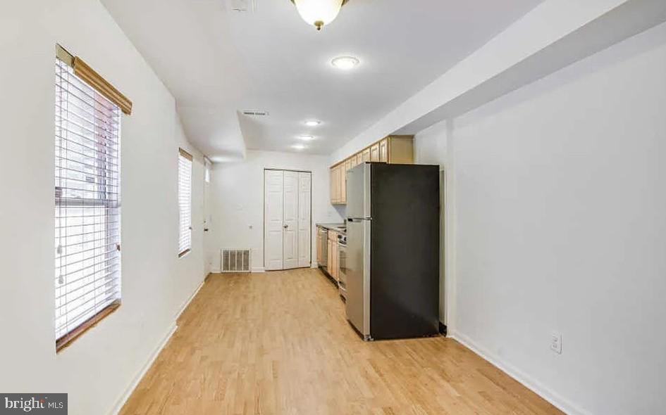 729 10th Street Northeast Washington, DC 20002 - Photo 6 of 15 a view of a big room with closet and windows