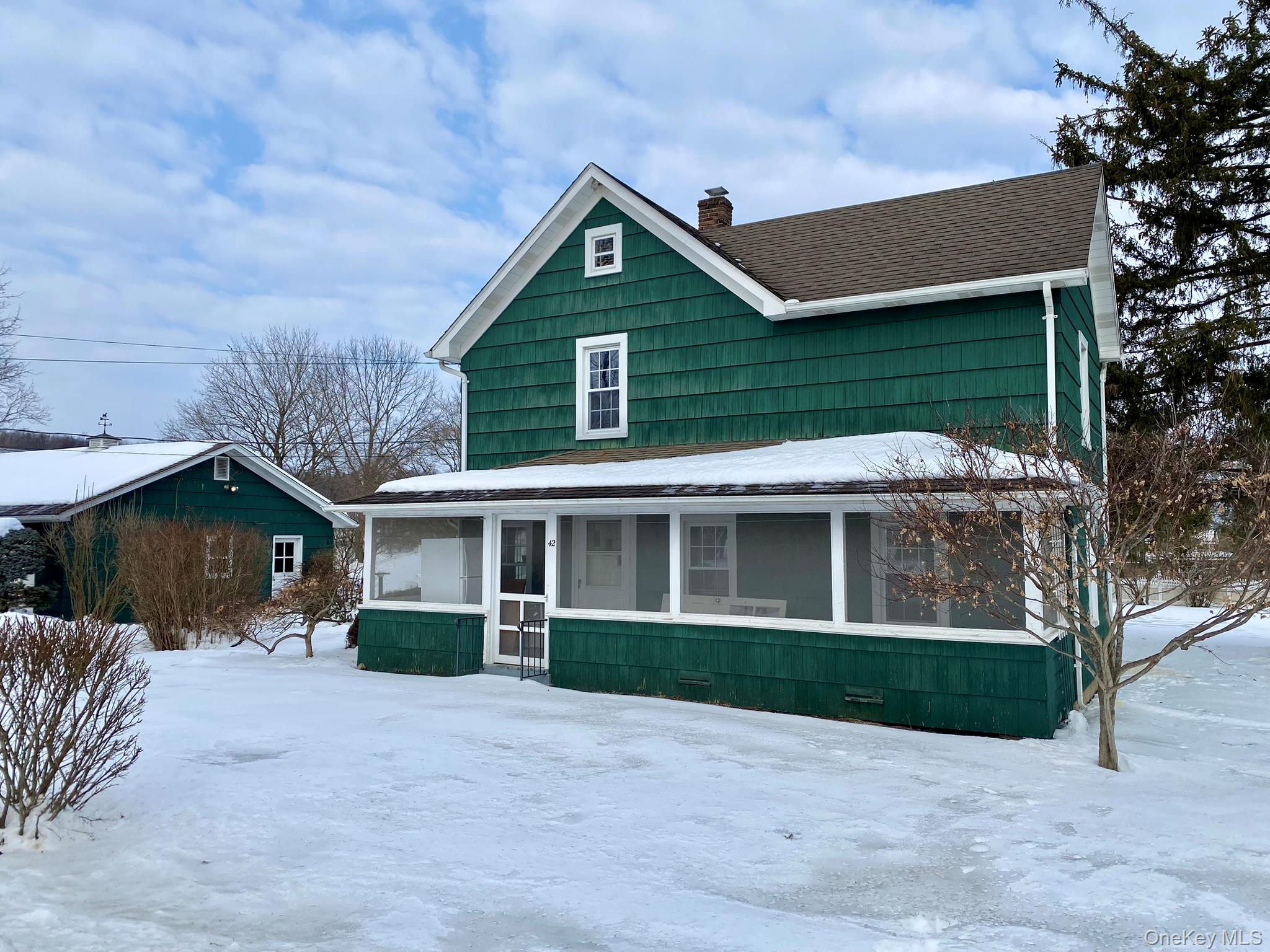 42 Amity Road Warwick, NY 10990 - Photo 2 of 33 Front porch is screened in, perfect for summer evenings.