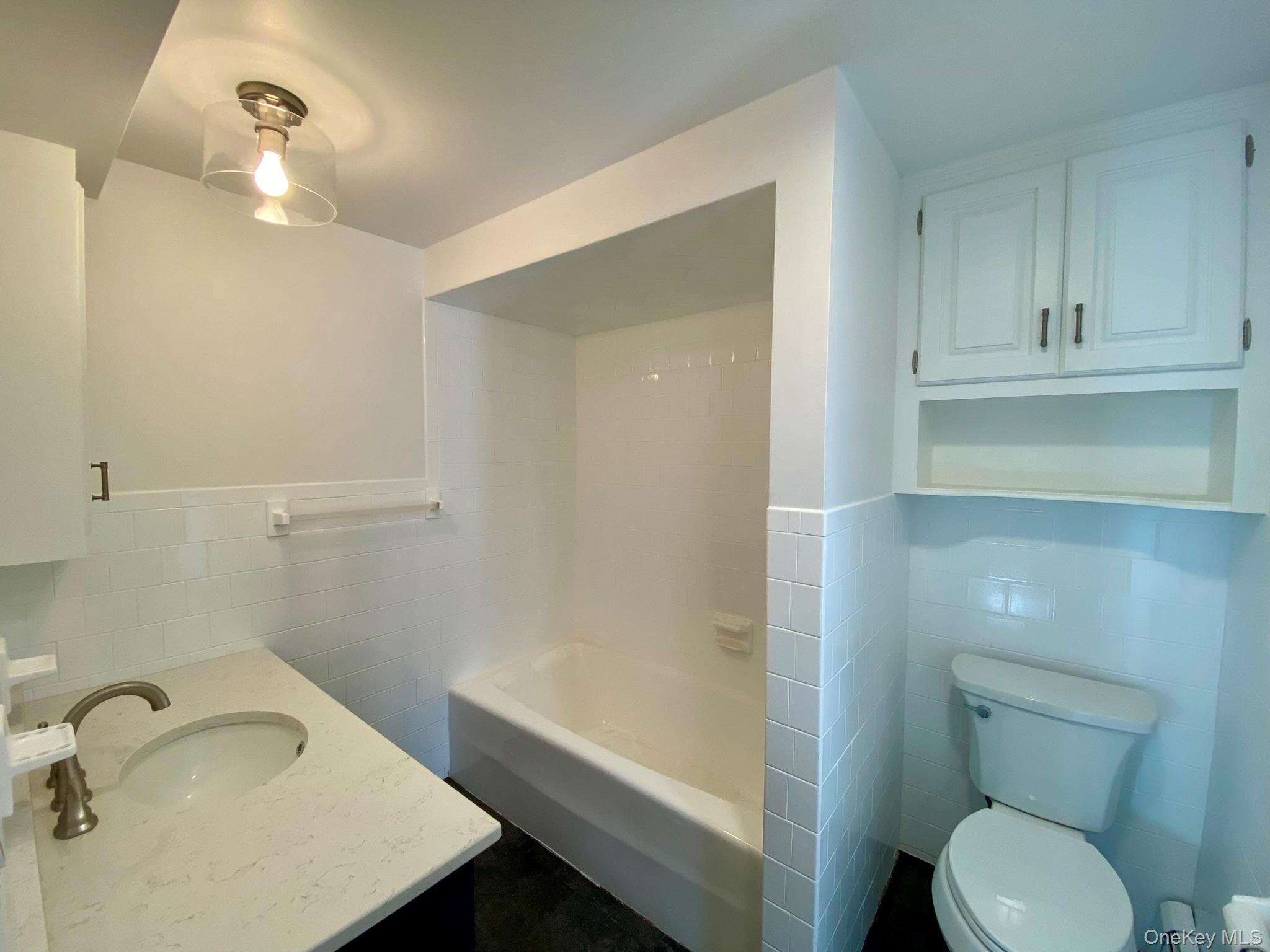 42 Amity Road Warwick, NY 10990 - Photo 29 of 33 Second level updated full bath.