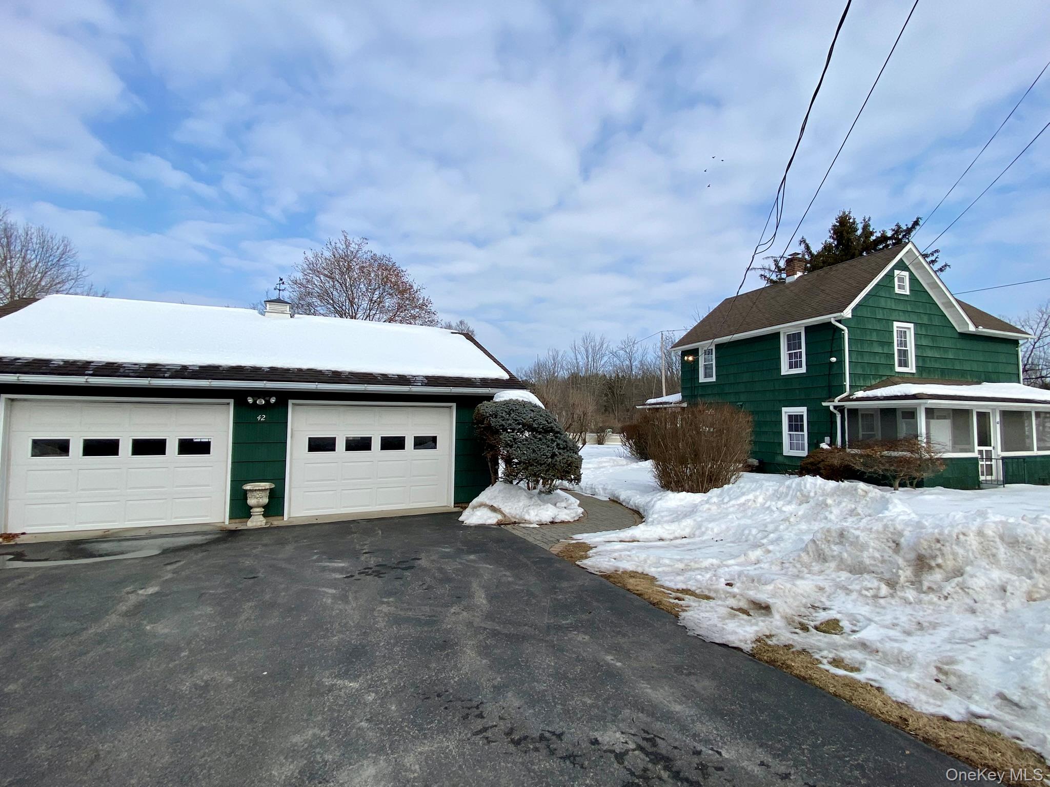 42 Amity Road Warwick, NY 10990 - Photo 4 of 33