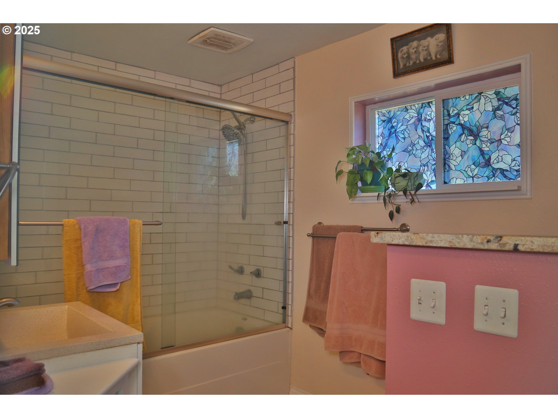 1423 Front Avenue Northeast Albany, OR 97321 - Photo 11 of 31 Bathroom