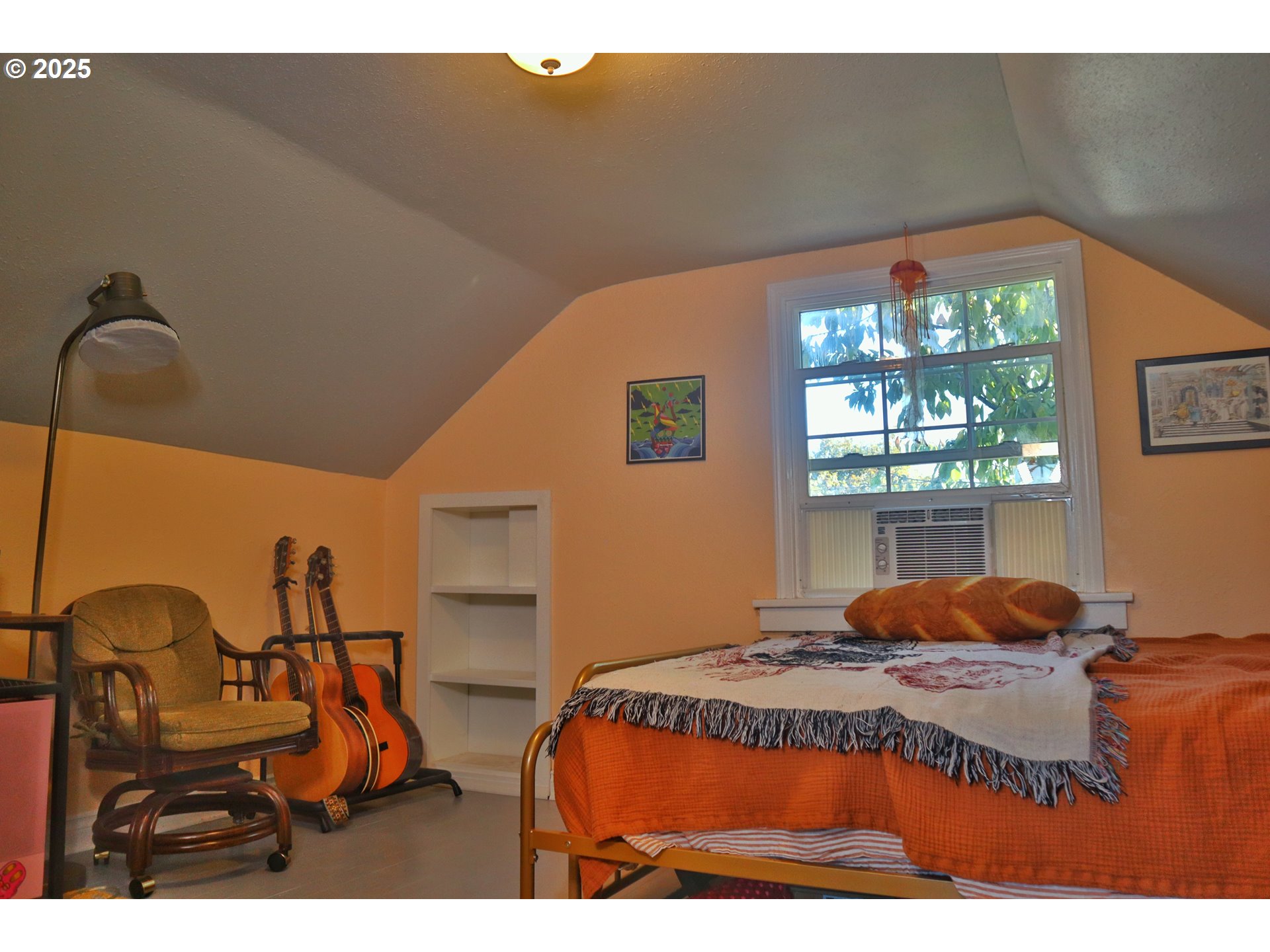 1423 Front Avenue Northeast Albany, OR 97321 - Photo 13 of 31 Bedroom