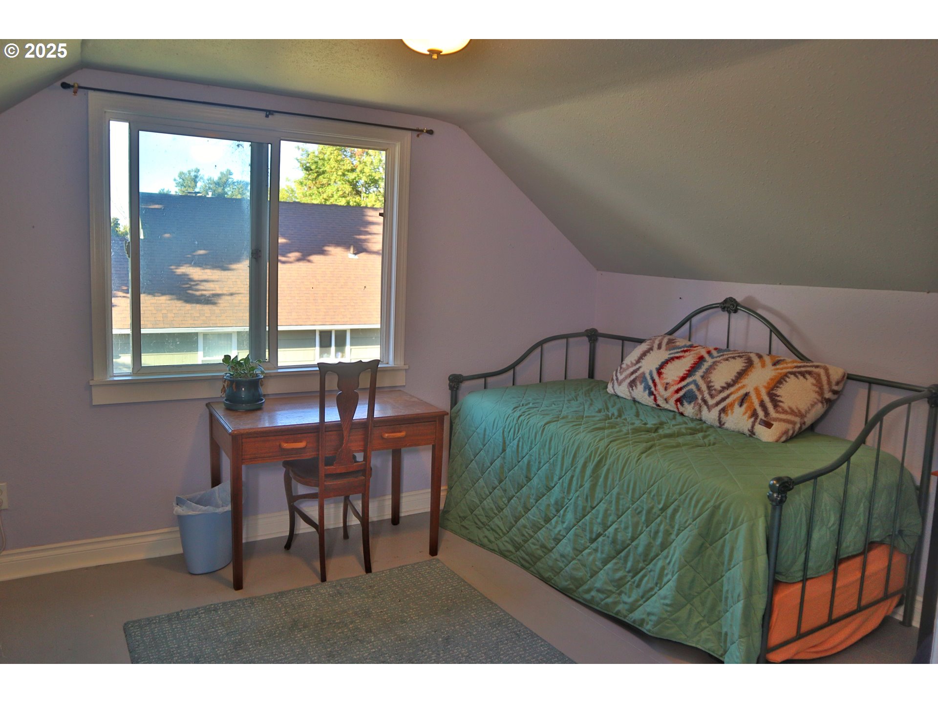 1423 Front Avenue Northeast Albany, OR 97321 - Photo 15 of 31 Bedroom