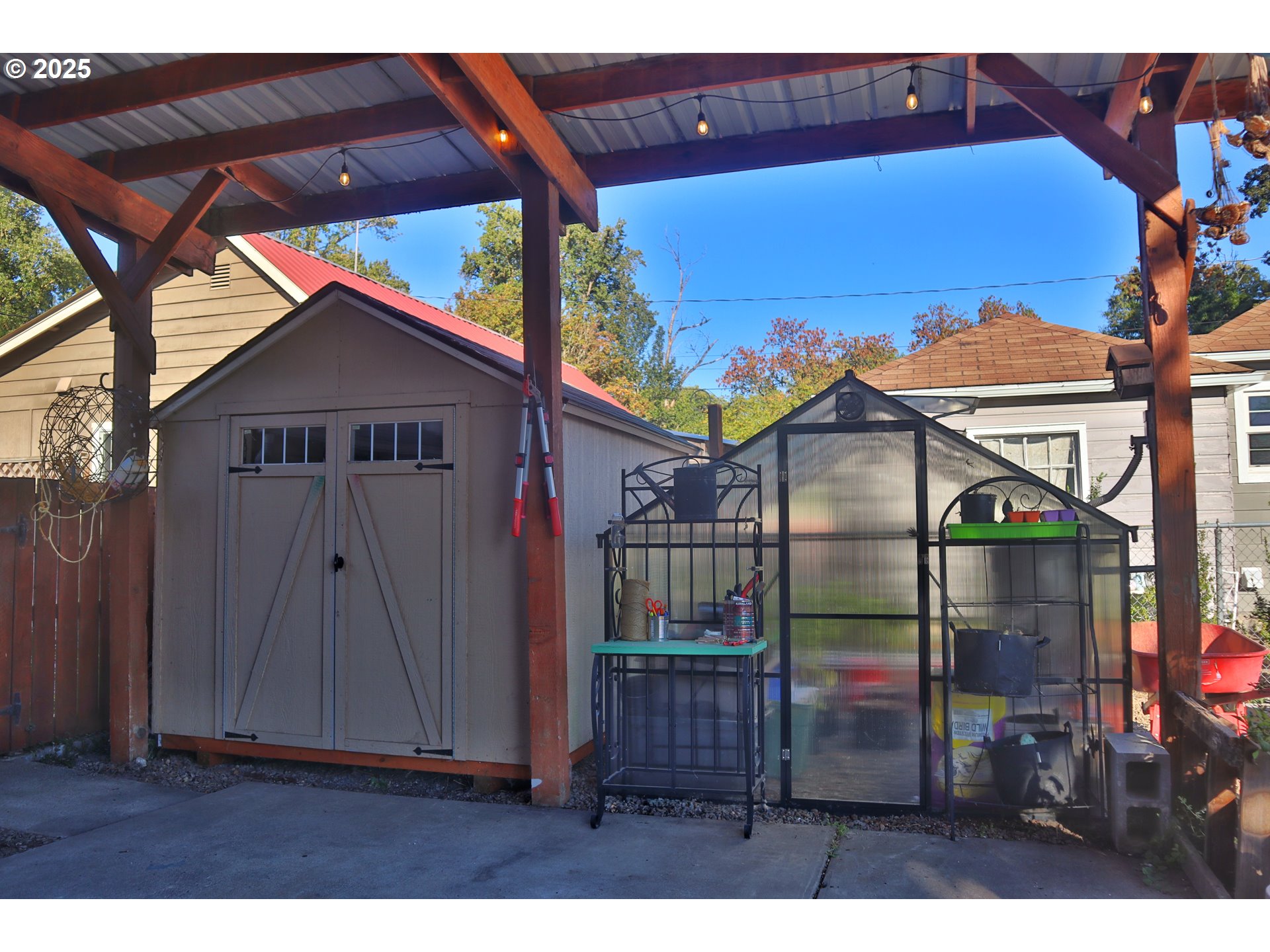 1423 Front Avenue Northeast Albany, OR 97321 - Photo 23 of 31 Shed