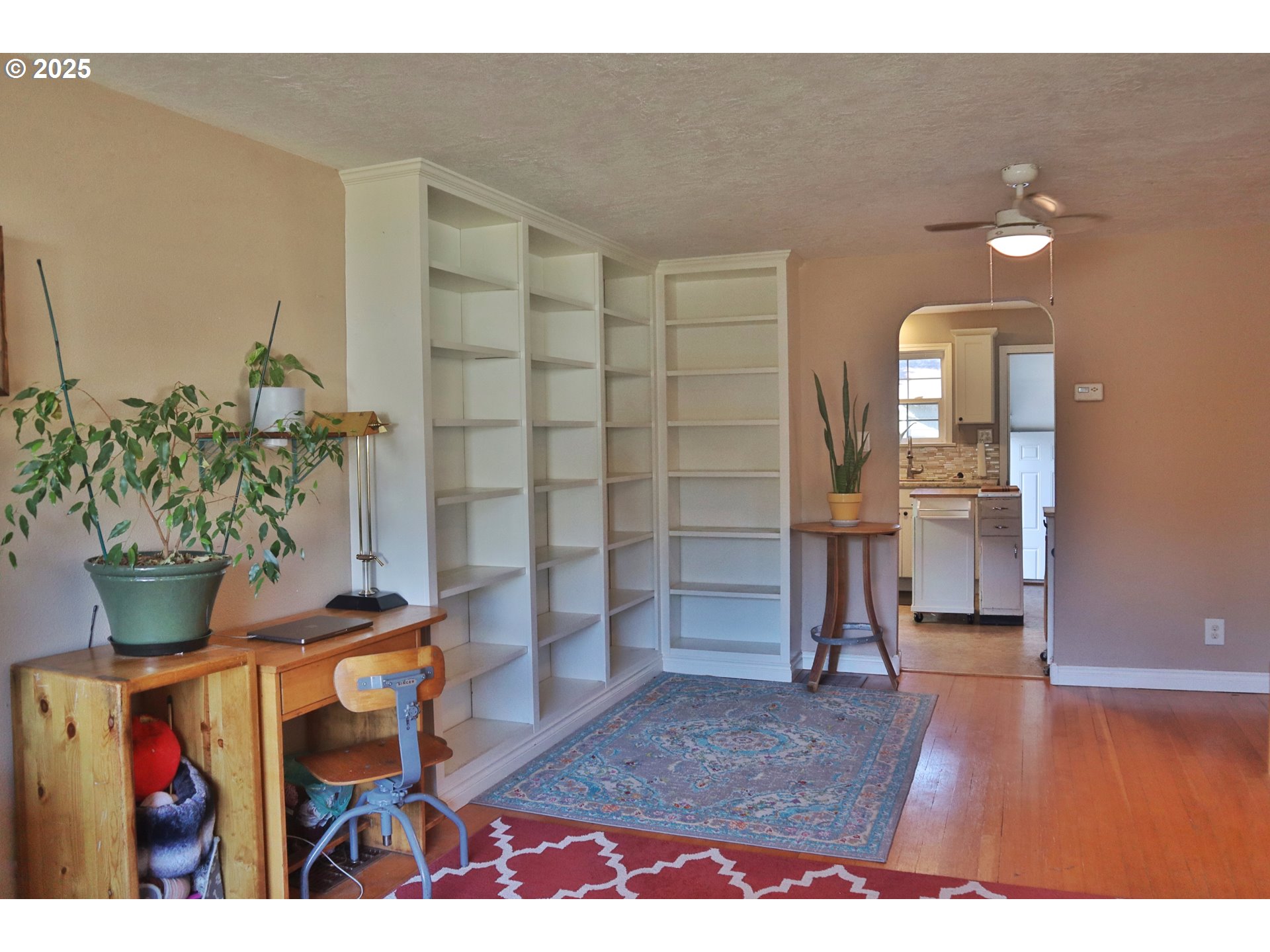 1423 Front Avenue Northeast Albany, OR 97321 - Photo 4 of 31 Library