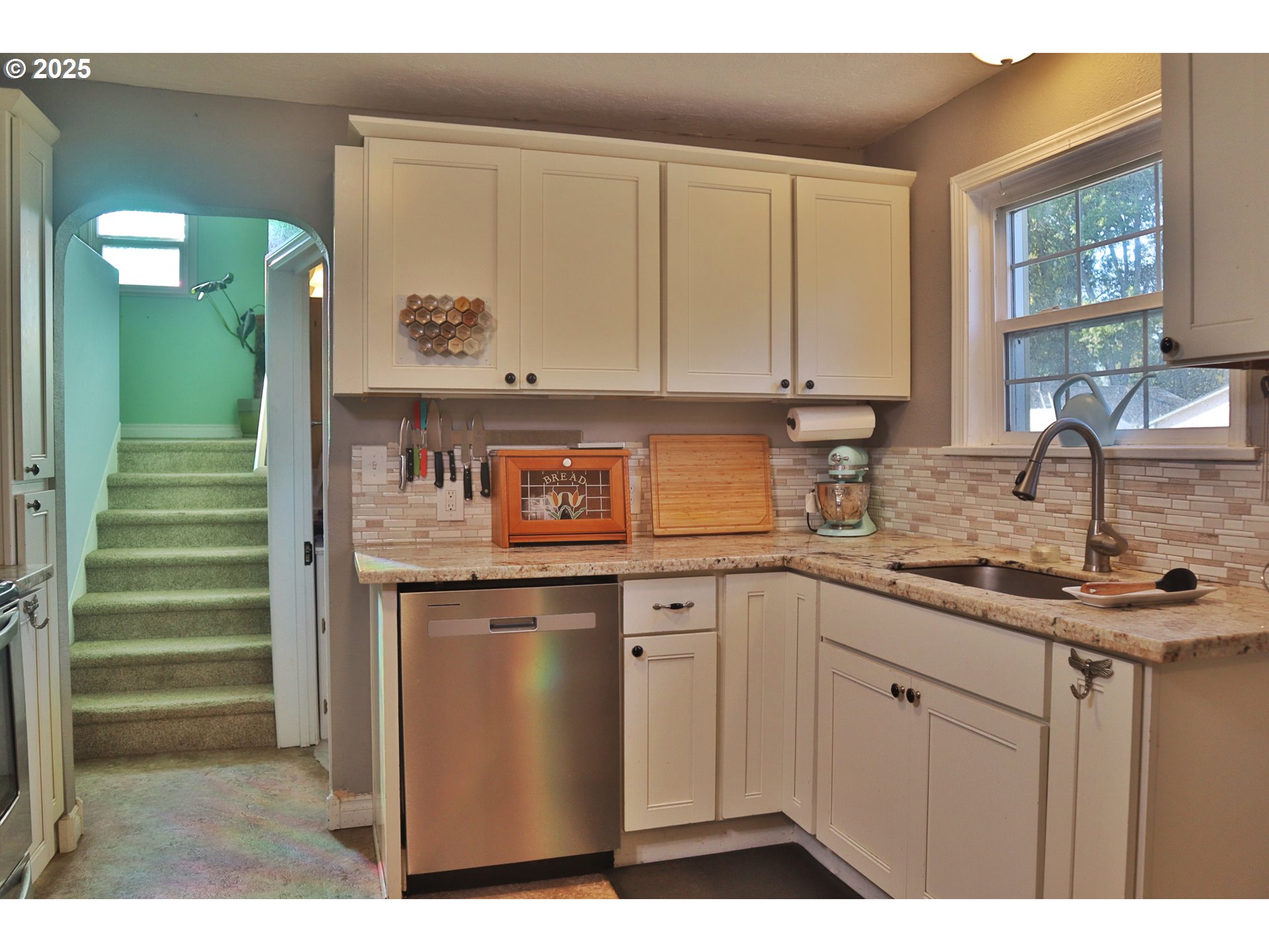 1423 Front Avenue Northeast Albany, OR 97321 - Photo 8 of 31 Kitchen