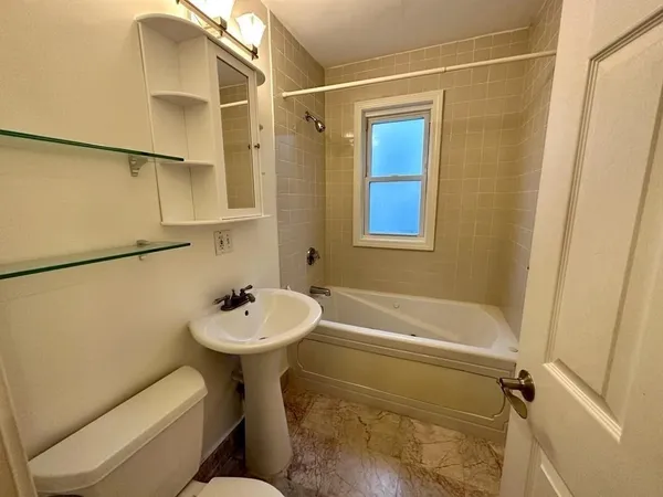 $5,500 | 182-184 Cabot Street, Unit 182, Newton, MA 02458