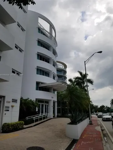 $3,800 | 6580 Indian Creek Drive, Unit 201, Miami Beach, FL 33141