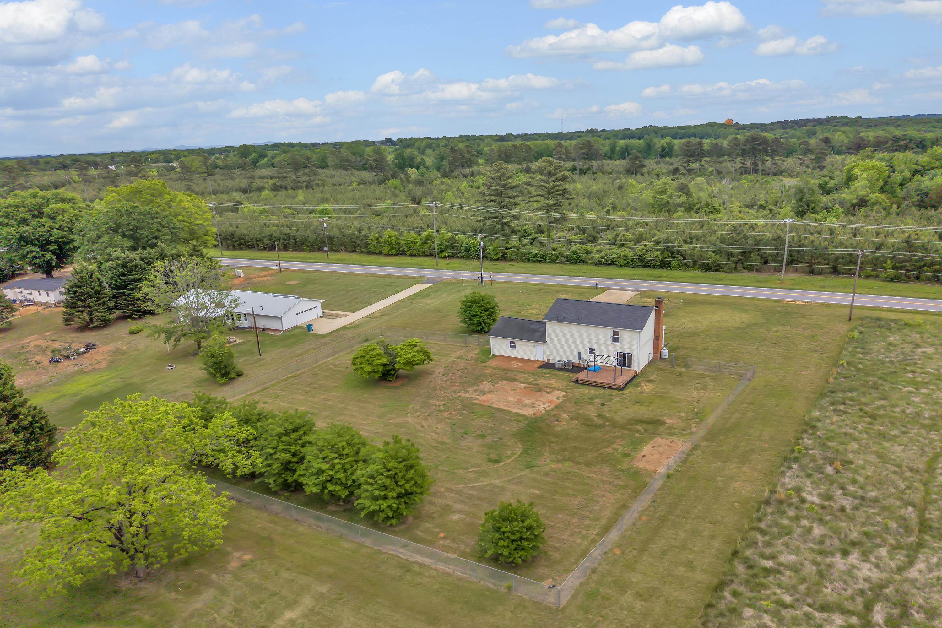 1359 Old Post Road Gaffney, SC 29341 - Photo 6 of 33