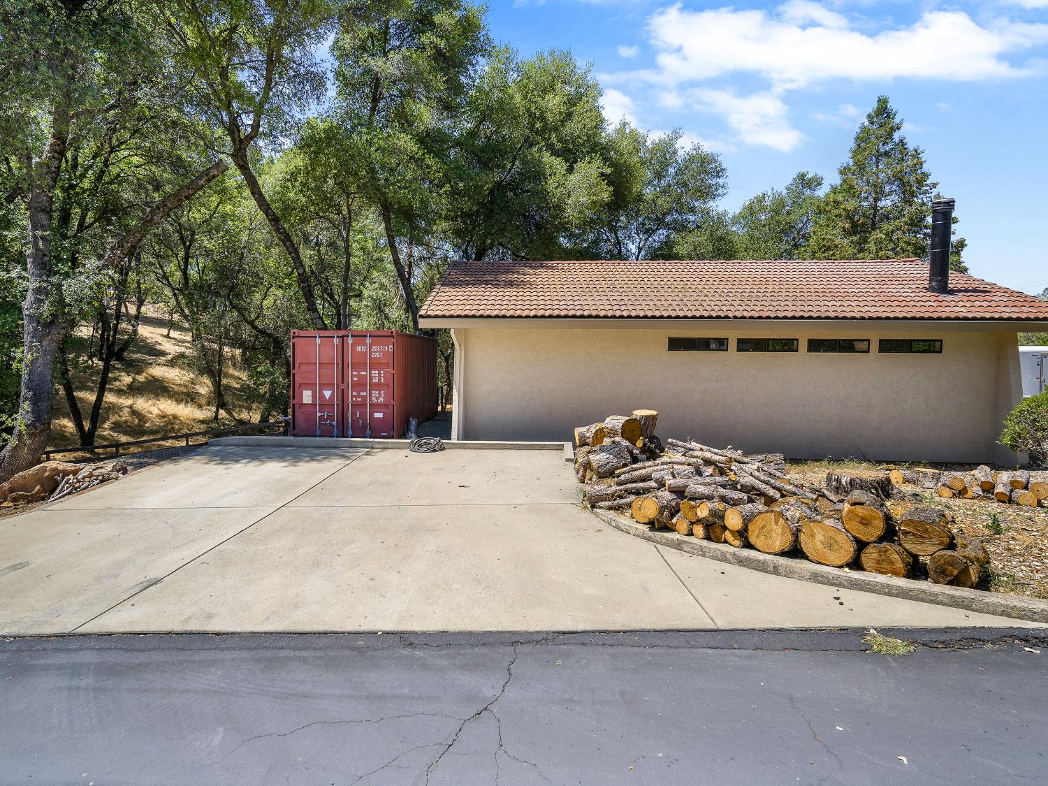 17065 Niles Road Jackson, CA 95642 - Photo 5 of 26 front of a house with parking
