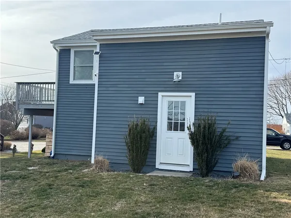 $2,800 | 7 White Cap Road, Narragansett, RI 02882