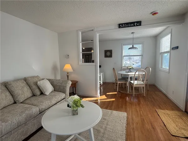 $2,300 | 7 White Cap Road, Narragansett, RI 02882