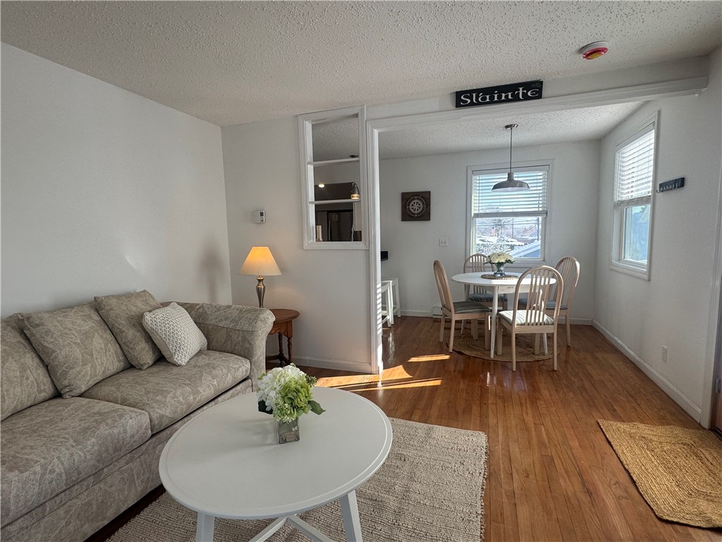 7 White Cap Road Narragansett, RI 02882 - Photo 5 of 33