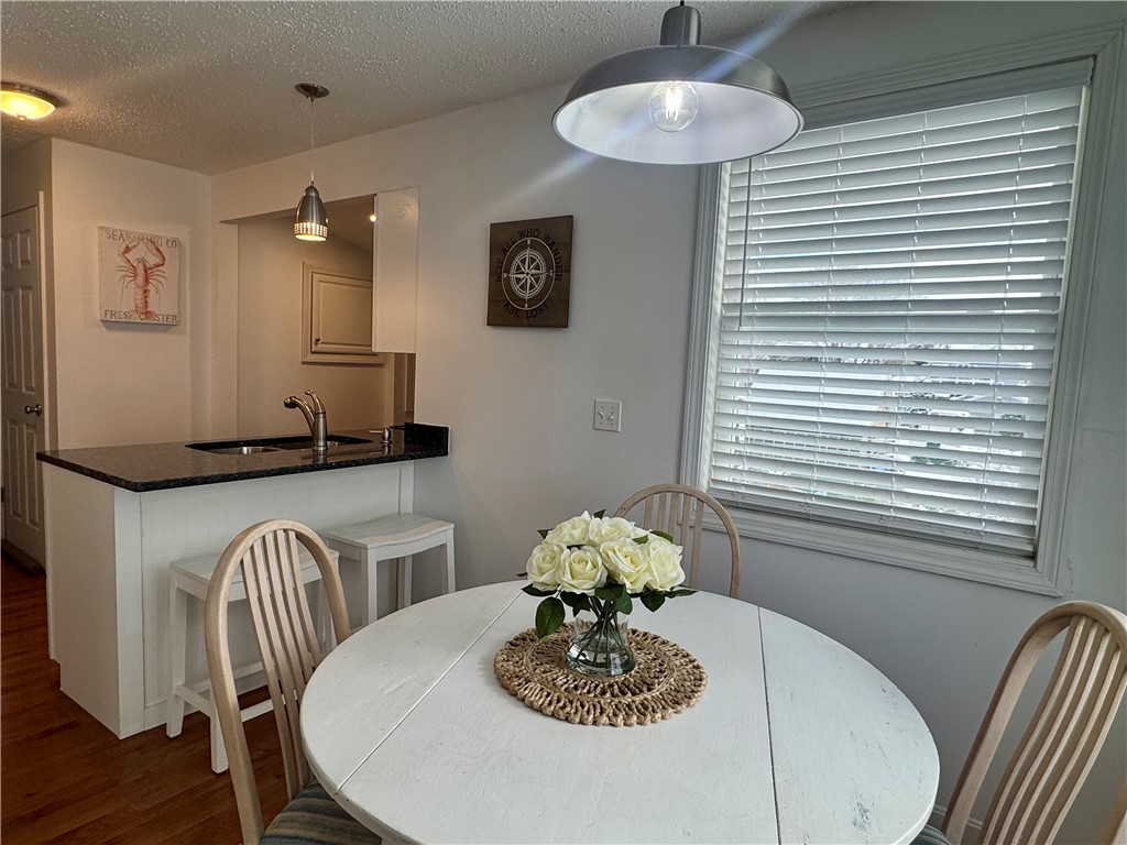 7 White Cap Road Narragansett, RI 02882 - Photo 10 of 33