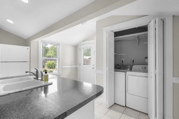 $2,100 | 2217 Doris Drive, Charleston, SC 29414