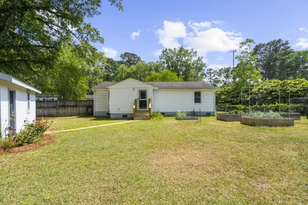 $2,100 | 2217 Doris Drive, Charleston, SC 29414