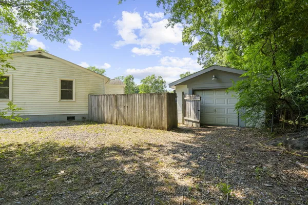 $2,100 | 2217 Doris Drive, Charleston, SC 29414