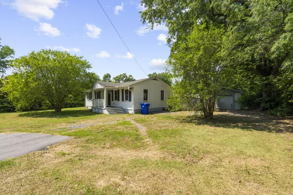 $2,100 | 2217 Doris Drive, Charleston, SC 29414