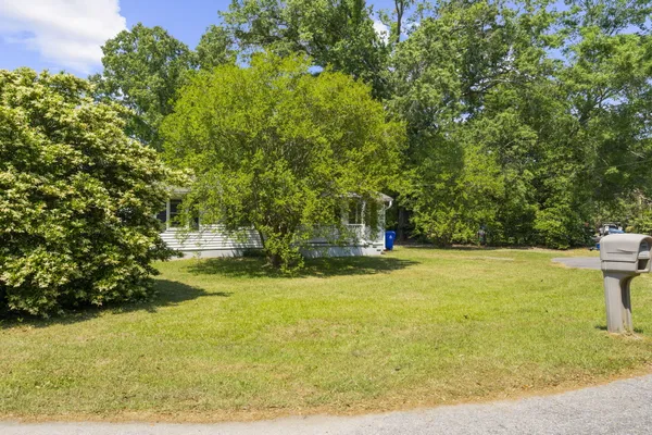 $2,100 | 2217 Doris Drive, Charleston, SC 29414