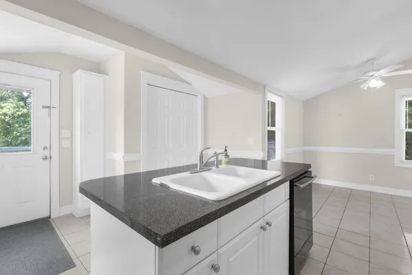 $2,100 | 2217 Doris Drive, Charleston, SC 29414