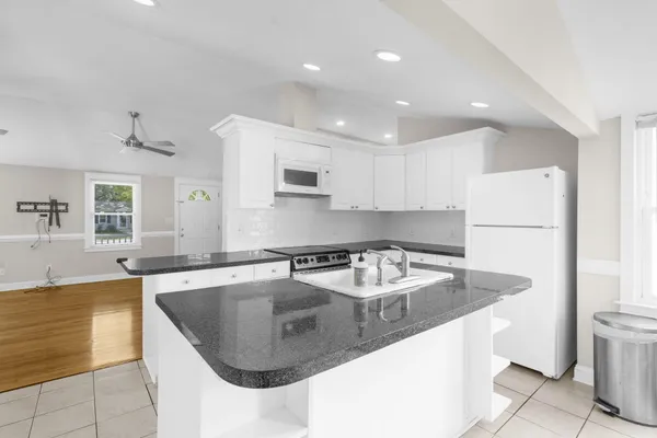 $2,100 | 2217 Doris Drive, Charleston, SC 29414