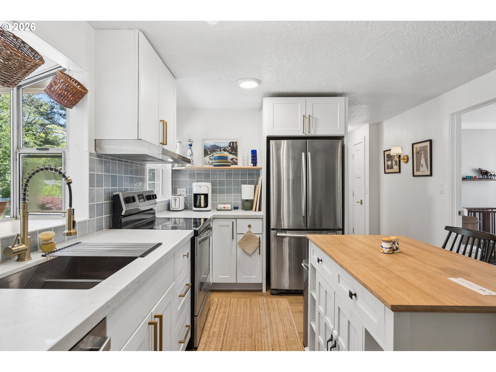 10835 Southwest 39th Avenue Portland, OR 97219 - Photo 15 of 43