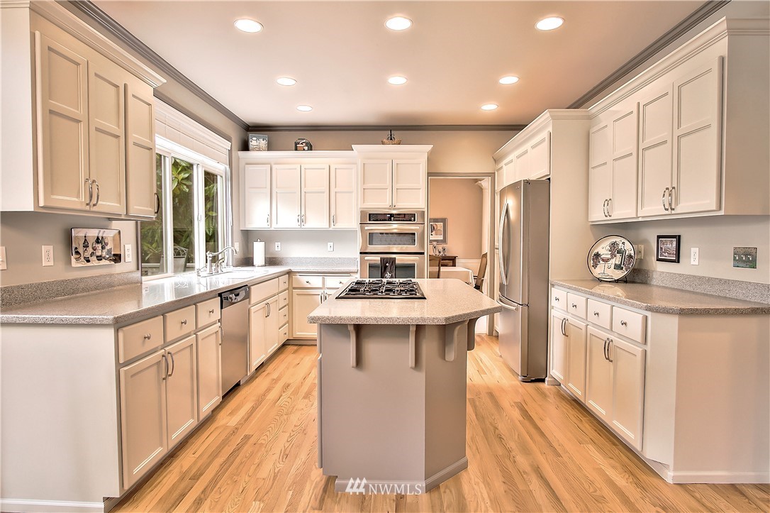 3010 214th Street Southeast Bothell, WA 98021 - Photo 10 of 23