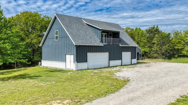 $1,500,000 | 1098 Paradise Parkway, Poolville, TX 76487
