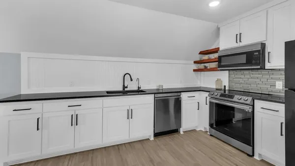 $1,500,000 | 1098 Paradise Parkway, Poolville, TX 76487