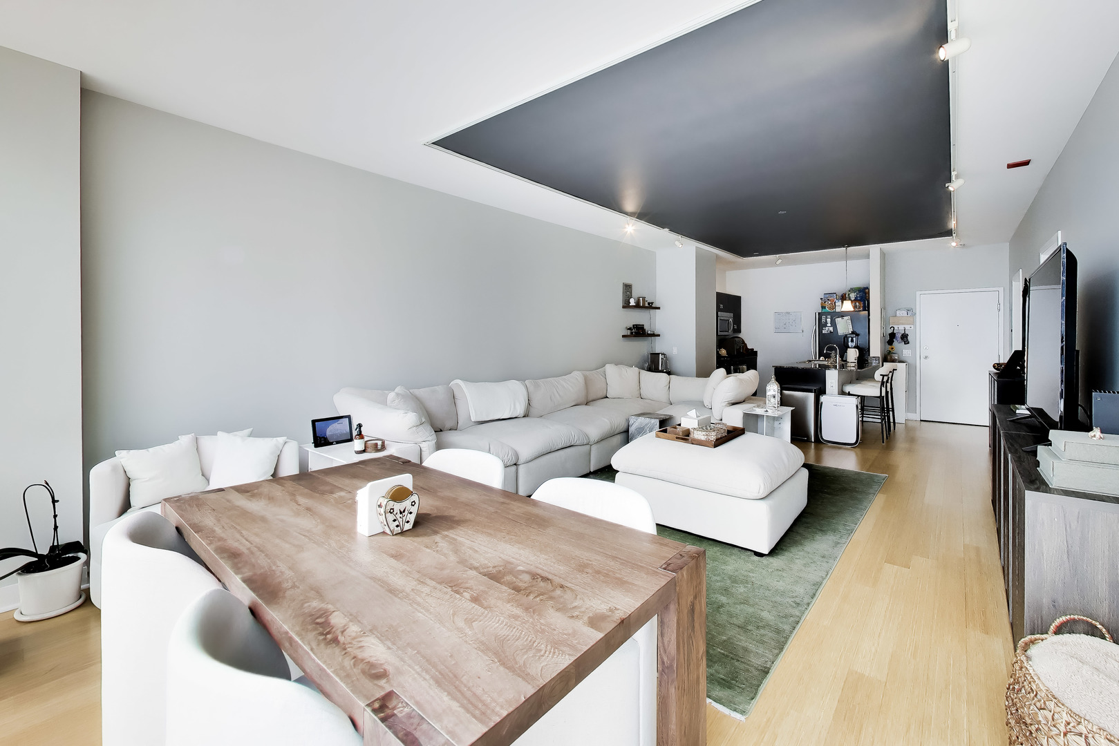 8 East Randolph Street, Unit 1602 Chicago, IL 60601 - Photo 11 of 35